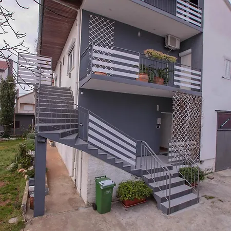 Sandra Apartman