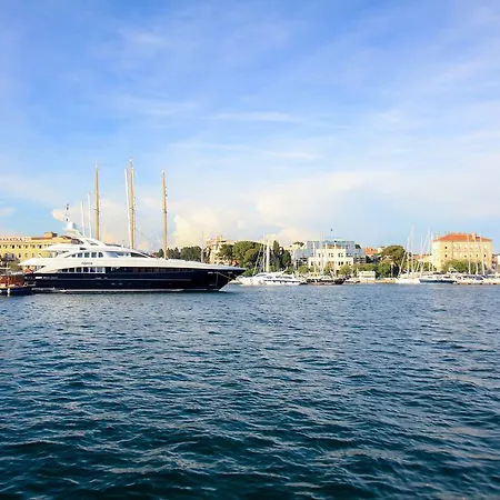 Sandra Апартаменти *