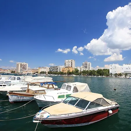 Sandra Апартаменти *